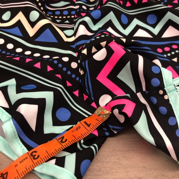 Athletic Running Shorts Small - Picture 8 of 8